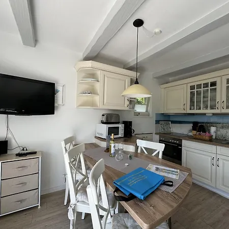 Ferienhaus Luett Hues 2 *